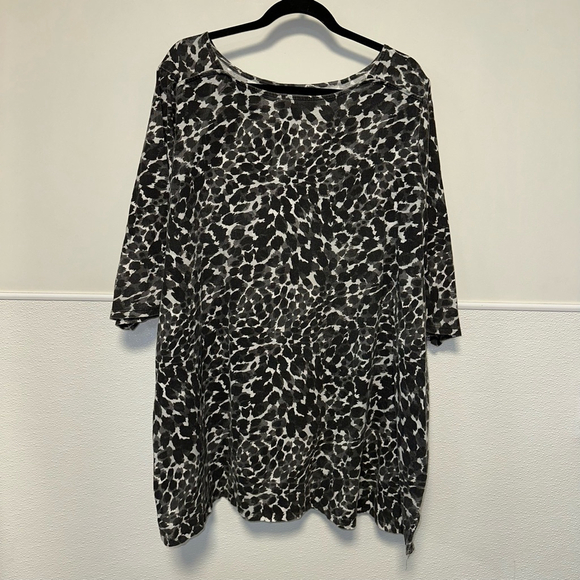 Roman's Women's Plus cheetah Black, Gray & White Short Sleeve Tee Size 3X 30/32 - Picture 5 of 8